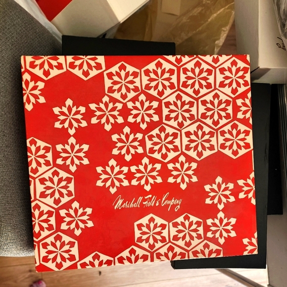 Marshall Fields Store Christmas Box Vintage - Picture 1 of 10
